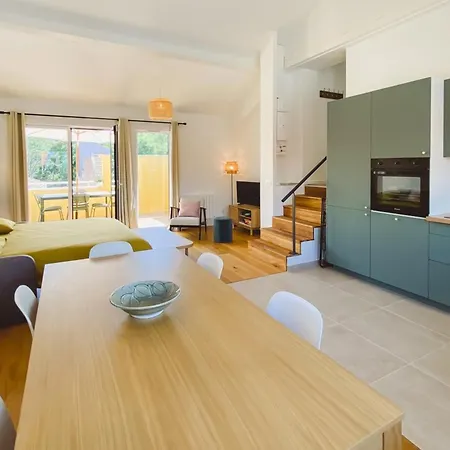 Apartment Beautiful Renovated Duplex With Balcony