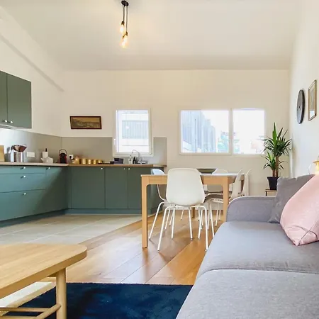 Beautiful Renovated Duplex With Balcony Montreuil (Seine-Saint-Denis)